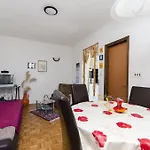 Apartment Jadrana *