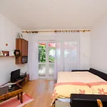 Apartment Jadrana