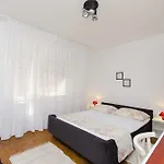 Apartment Jadrana