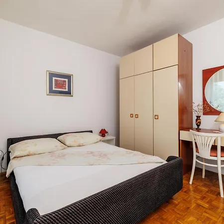Apartment Jadrana