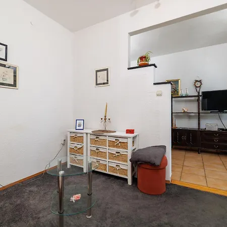 Apartment Jadrana *