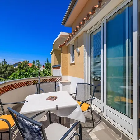 Apartment Jadrana